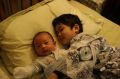 大小賢賢可以一起睡了。20071217